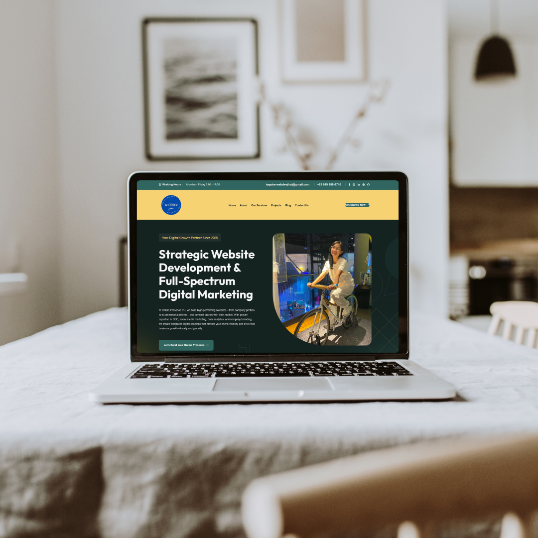 Black and Grey Minimalist Laptop Mockup Instagram Post (1)